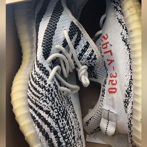 Mens Yeezy Zebra 350 (OG release) kinda beat can be brought back size 11